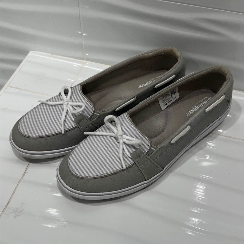 Grasshoppers Gray and White Women's Shoes